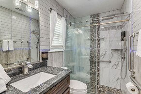 Galveston Group Getaway ~ 2 Blocks to Beach!