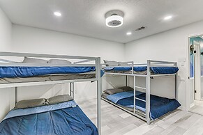 Galveston Group Getaway ~ 2 Blocks to Beach!