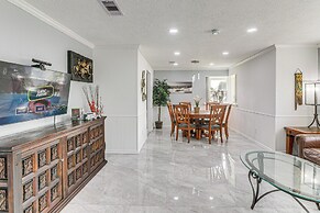 Galveston Group Getaway ~ 2 Blocks to Beach!