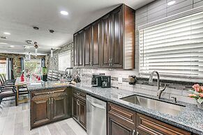 Galveston Group Getaway ~ 2 Blocks to Beach!