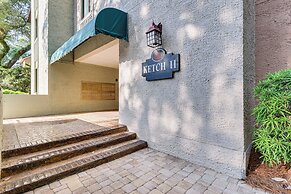 Walk to Harbour Town: Quaint Sea Pines Gem