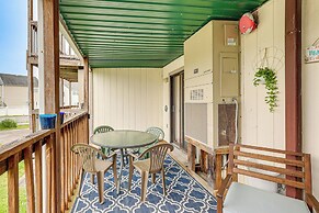 Ocean City Condo w/ Pool Access: Walk to Beach!