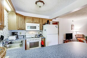 Ocean City Condo w/ Pool Access: Walk to Beach!