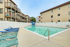Ocean City Condo w/ Pool Access: Walk to Beach!