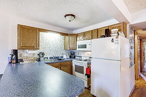 Ocean City Condo w/ Pool Access: Walk to Beach!