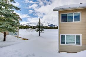 Condo in Cedar Creek w/ Shuttle to Big Sky Resort!