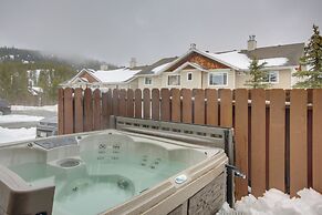 Condo in Cedar Creek w/ Shuttle to Big Sky Resort!