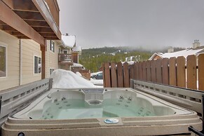 Condo in Cedar Creek w/ Shuttle to Big Sky Resort!