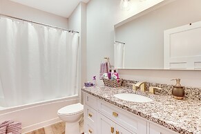 Sprawling Wisconsin Dells Home w/ Deck & Fire Pit