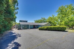 Auburn Cottage w/ Patios & Garden - 3 Mi to Town!