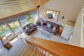 Auburn Cottage w/ Patios & Garden - 3 Mi to Town!