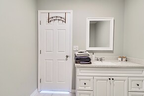 Spacious Oswego Home: 6 Mi to Fort Ontario!