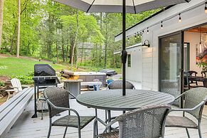 Hendersonville Vacation Rental w/ Private Hot Tub!