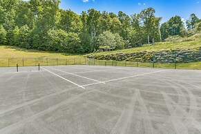 Mountain Time Cashiers Condo w/ Deck & Views!