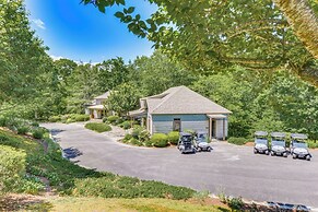Mountain Time Cashiers Condo w/ Deck & Views!