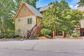 Mountain Time Cashiers Condo w/ Deck & Views!