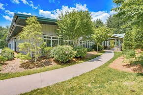 Mountain Time Cashiers Condo w/ Deck & Views!