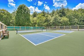 Mountain Time Cashiers Condo w/ Deck & Views!