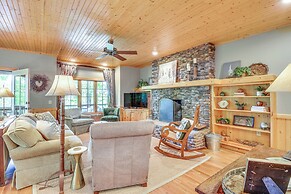 Mountain Time Cashiers Condo w/ Deck & Views!