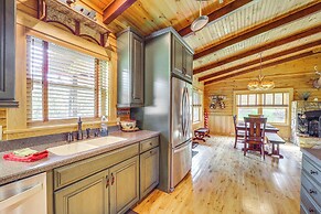 4 Mi to Grandfather Mountain: Cabin in Newland!