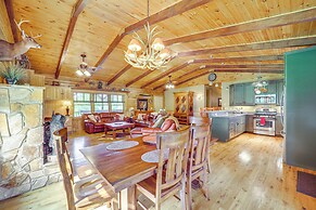 4 Mi to Grandfather Mountain: Cabin in Newland!