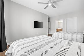 The Hollywood Suite The Gulch