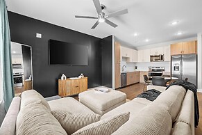 The Hollywood Suite The Gulch