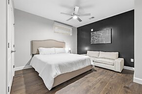 The Hollywood Suite The Gulch