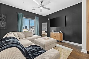 The Hollywood Suite The Gulch