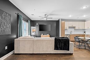 The Hollywood Suite The Gulch