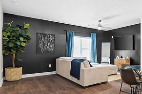 The Hollywood Suite The Gulch