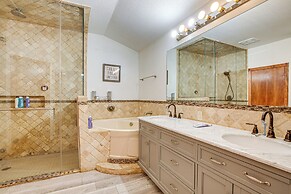 Junction City Home w/ Hot Tub - Near Milford Lake!