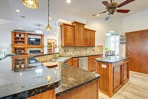 Junction City Home w/ Hot Tub - Near Milford Lake!