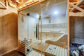 Junction City Home w/ Hot Tub - Near Milford Lake!