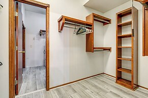 Junction City Home w/ Hot Tub - Near Milford Lake!