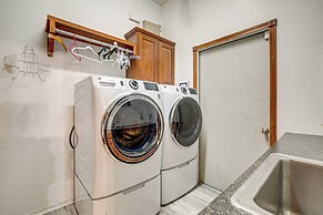 Junction City Home w/ Hot Tub - Near Milford Lake!