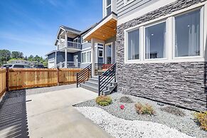 Sleek Ferndale Home w/ Ocean & Mountain Views!