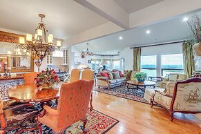 Luxe Home w/ Panoramic Greers Ferry Lake Views