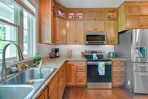 Family-friendly Abbeville Home w/ Fire Pit & Games