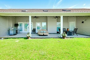 Family-friendly Abbeville Home w/ Fire Pit & Games