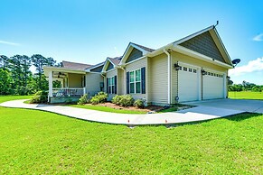 Family-friendly Abbeville Home w/ Fire Pit & Games