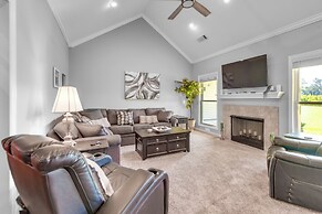 Family-friendly Abbeville Home w/ Fire Pit & Games