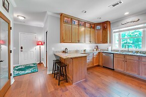 Family-friendly Abbeville Home w/ Fire Pit & Games