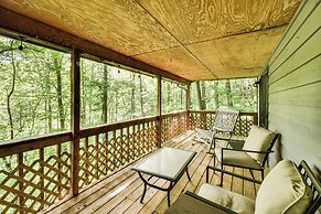 Cozy Franklin Retreat w/ Deck - 5 Mi to Downtown!