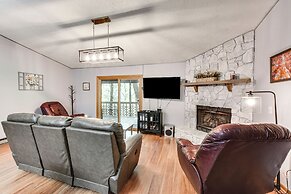 Cozy Franklin Retreat w/ Deck - 5 Mi to Downtown!