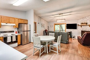 Cozy Franklin Retreat w/ Deck - 5 Mi to Downtown!