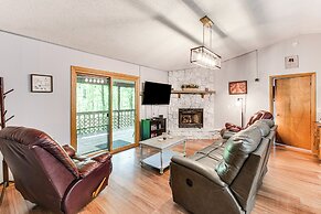 Cozy Franklin Retreat w/ Deck - 5 Mi to Downtown!