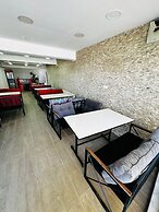 Airport Black Sea Hotel & Restaurant