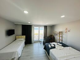 Airport Black Sea Hotel & Restaurant