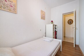 Say Close to Center and Beach 6 Kl